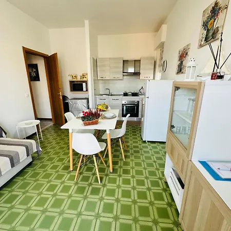 Giulia - Palazzo Milano * 迪亚诺马里纳