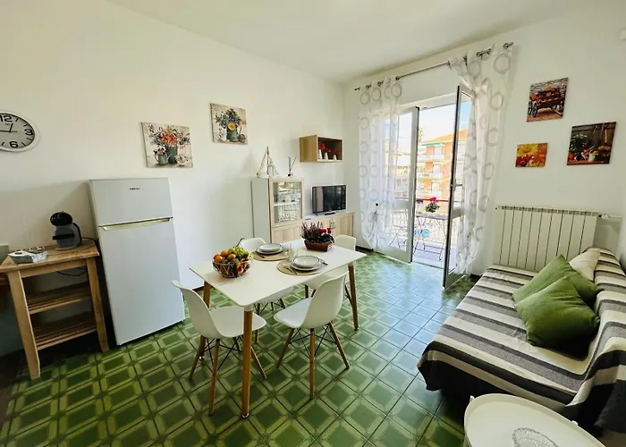 Apartment Giulia - Palazzo Milano Diano Marina